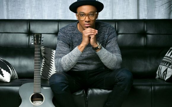 Join Jonathan McReynolds for “The Life Room” experience, when the GRAMMY® nominated and Dove Award-winning chart-topper hosts his first live recording in his native Chicago on Friday May 5th